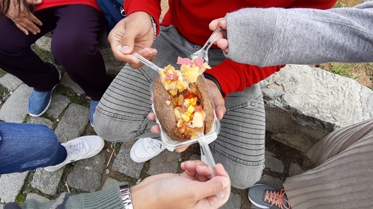 Kumpir, 'Street Food' Mengenyangkan Khas Turki