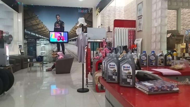 Mesin Mobil Modern Perlu Pelumas yang Tepat