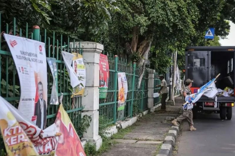 Satpol PP DKI Bakal Musnahkan APK yang Berhasil Diturunkan