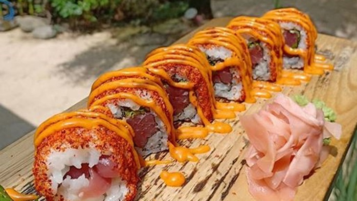 Enggak Cuma Brownies, Kamu Bisa Berburu Sushi di Bandung