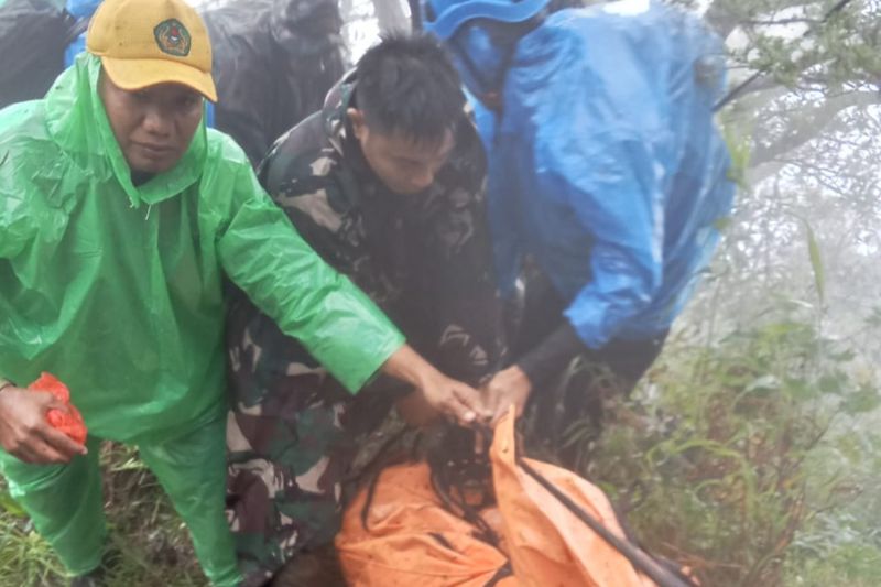 2 Jenazah Korban Jatuhnya Pesawat ATR 42-500 Berhasil Dievakuasi