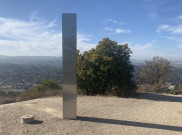 Monolit Ketiga Muncul di California