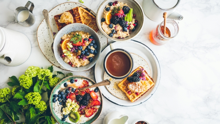 Nutrisi dari sarapan bantu atasi masalah rambut. (Foto: Unsplash/Brooke Lark)