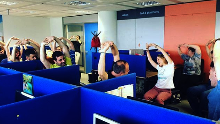 Enggak Sempat ke Gym? Olahraga Saja di Kantor