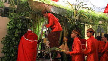 Dari Bleketepe Hingga Midodareni Rangkaian Pernikahan Kahiyang Dan Bobby