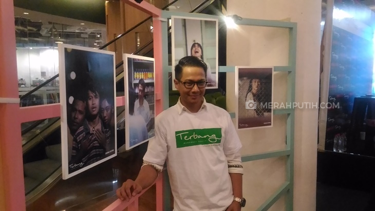 Biasa Nyanyi, Delon Agak Minder Main Film