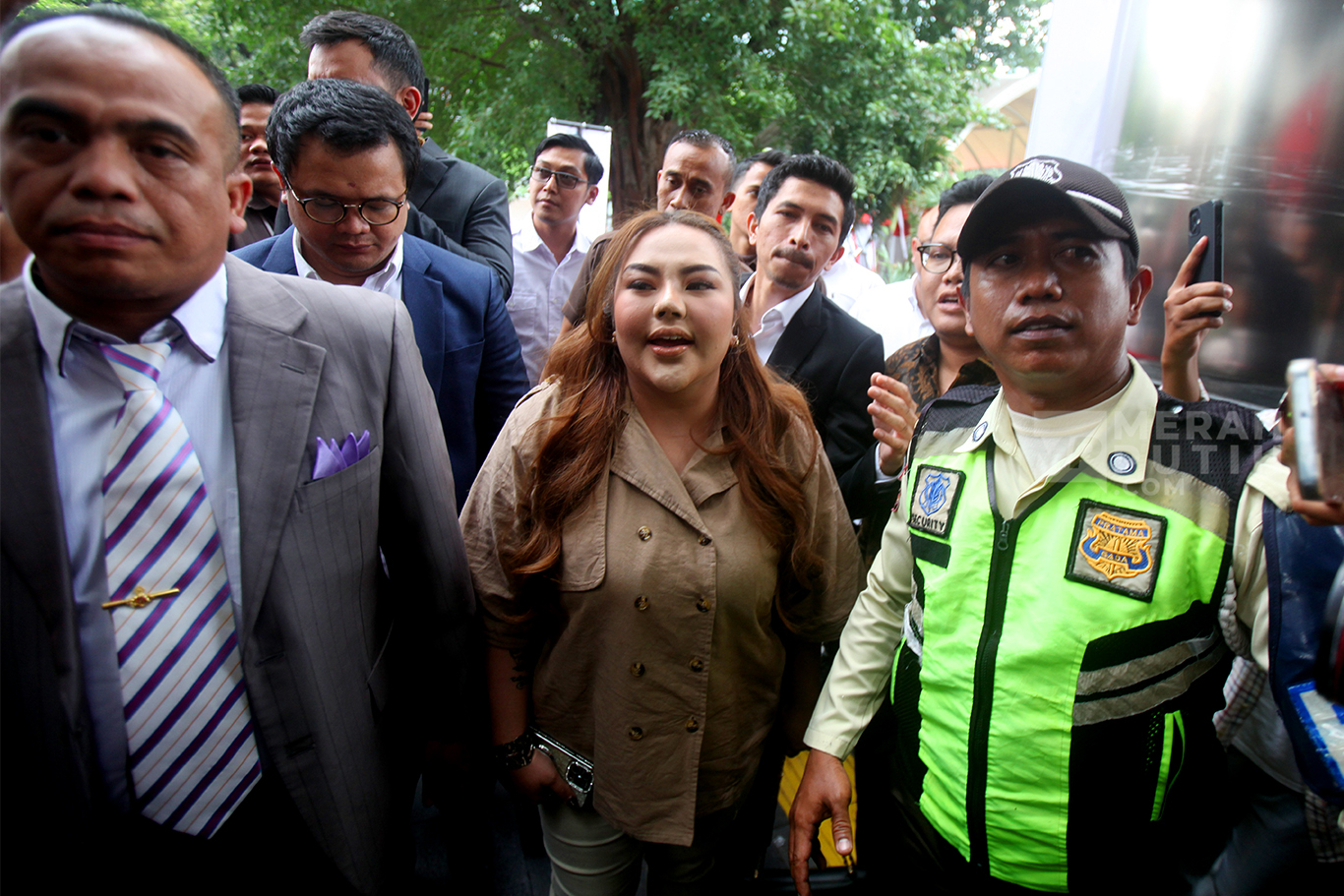 Lisa Mariana Datangi Gedung Merah Putih KPK Sebagai Saksi Kasus Bank BJB