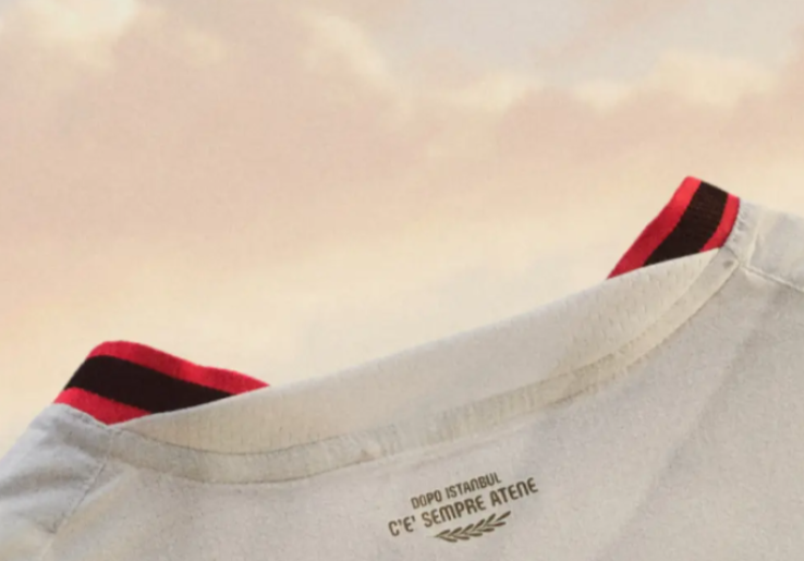 AC Milan Sindir Liverpool di Jersey Away 2026-2027, Ada Kalimat Keramat di Kerah