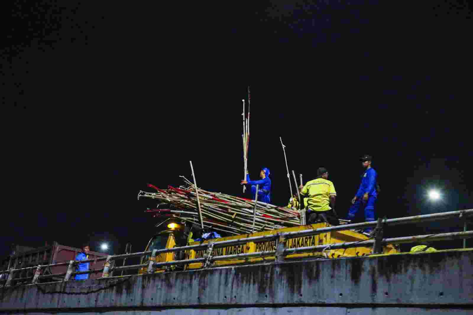 Satpol PP DKI Tertibkan 192.201 APK di Hari Pertama Masa Tenang