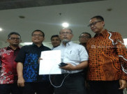  Sambangi MK untuk Perbaikan Berkas, Tim Kuasa Hukum Prabowo-Sandi Bawa Bukti yang Menghebohkan