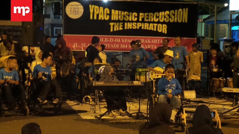 Siswa YPAC Solo Pukau Pengunjung CFN di Malam Tahun Baru