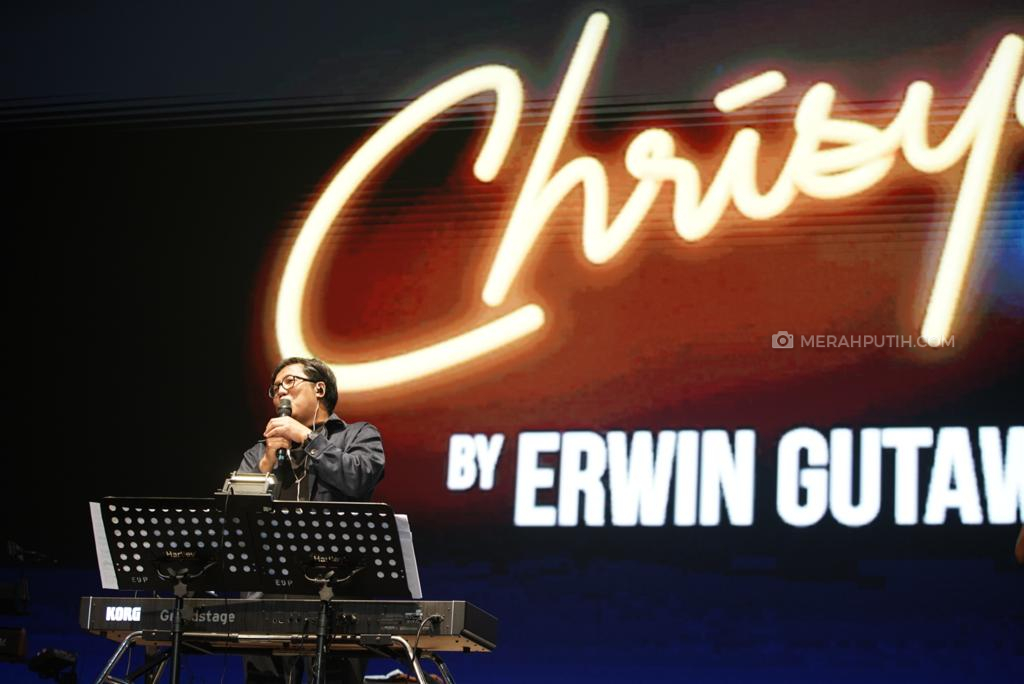 Konser Napak Tilas Kali Pertama Chrisye dan Erwin Gutawa Manggung di Plenary Hall JCC