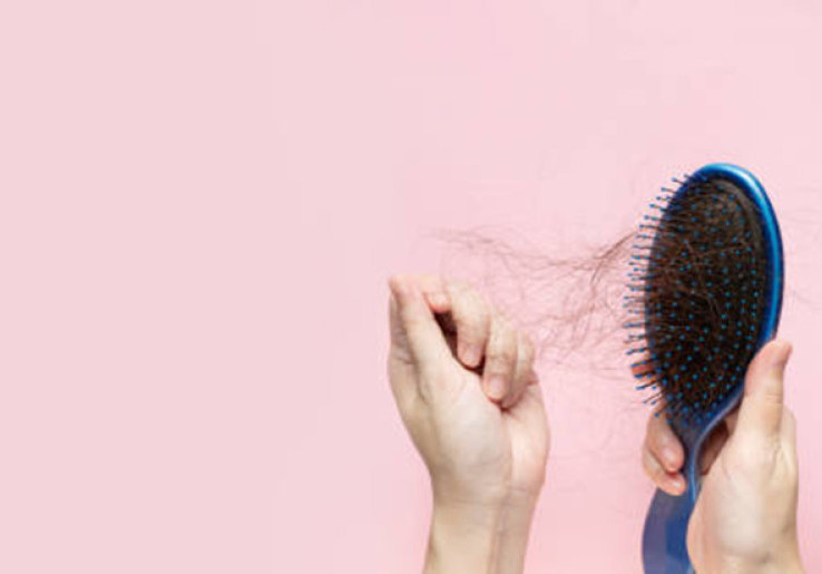 11 Bahan Alami Atasi Kerontokan Rambut
