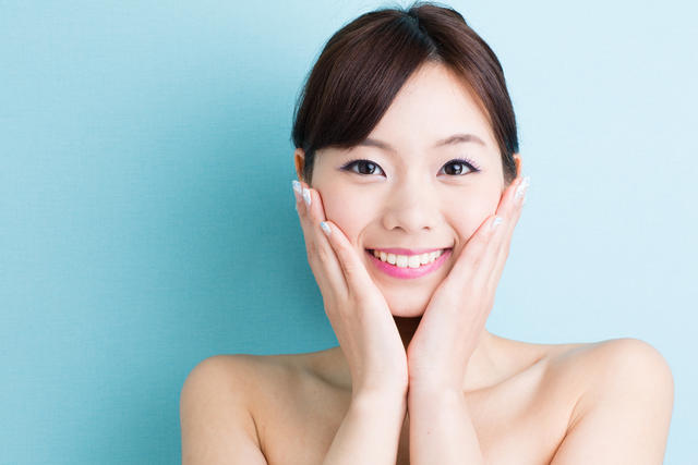 Bingung Cara 'Makeup' Natural ala Korea? Yuk Ikuti Tips dan Trik Ini!