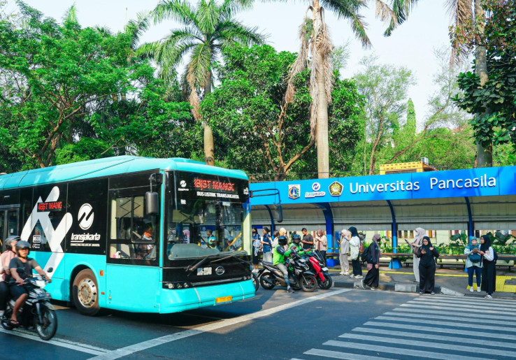 Kelar Revitalisasi, Transjakarta Resmi Operasikan Halte Universitas Pancasila 