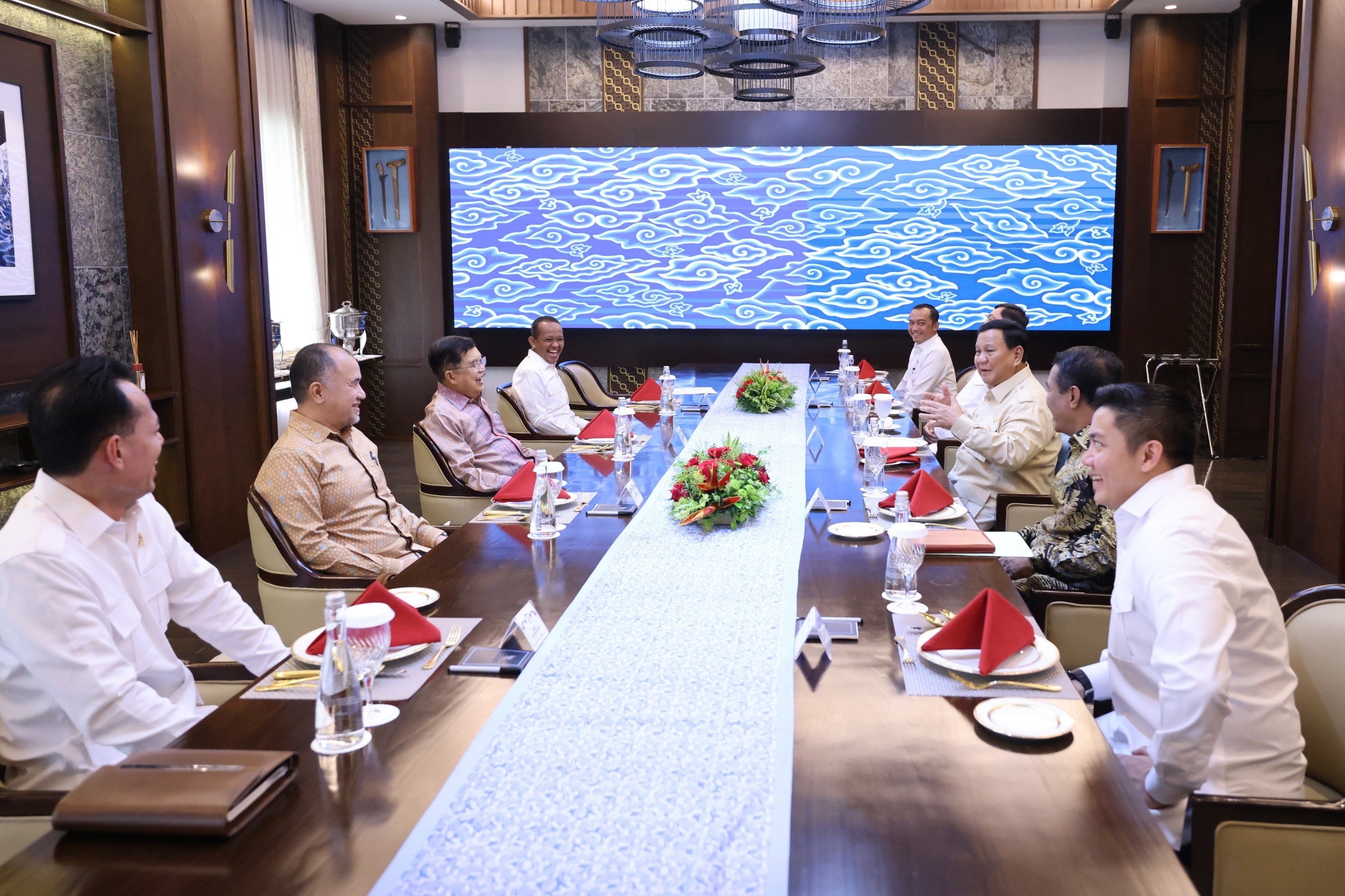 Prabowo Makan Siang Bareng Jusuf Kalla, Saling Bertukar Pikiran