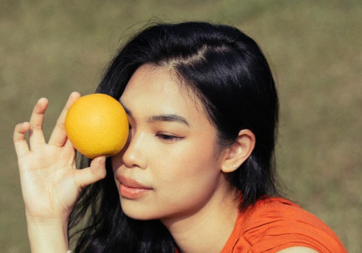 Kalya Islamadina Rilis EP Perdana “Orange”, Ungkap Cinta Lewat Kejujuran