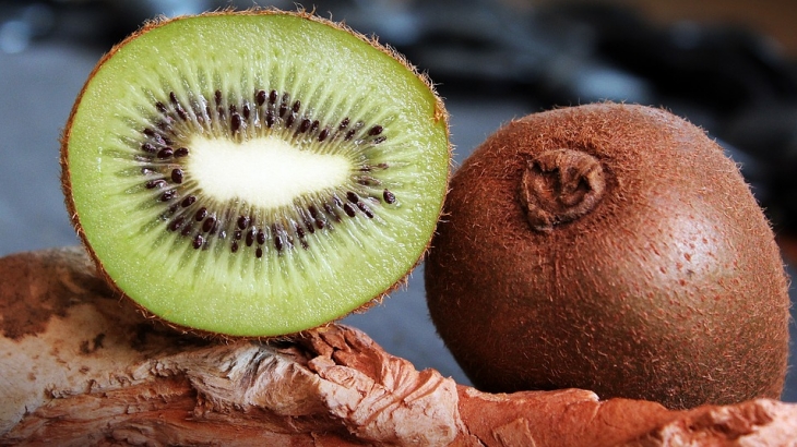 Suka Makan Buah Kiwi? Ini Manfaat Kesehatan yang Kamu Dapatkan