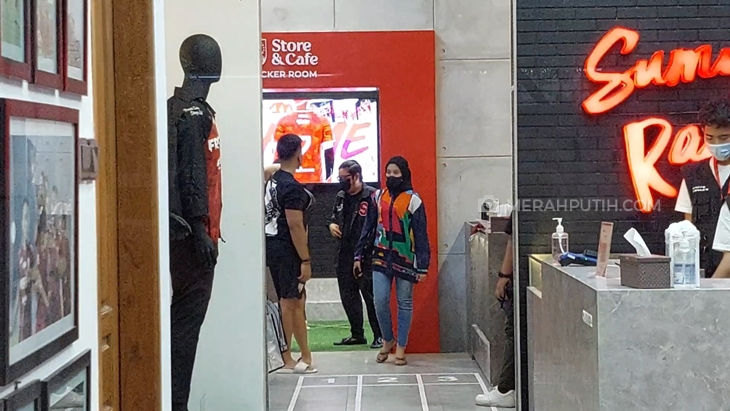 Kaesang Ajak Nadya Arifta Launching Persis Store