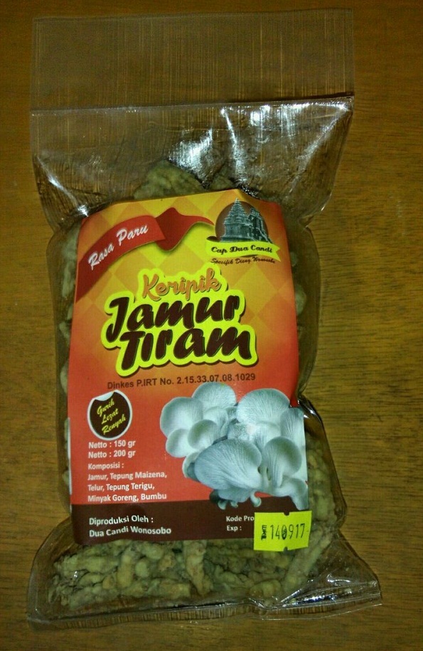 Berbagai varian Keripik yang dijual di Dieng. (MP/Mauritz)