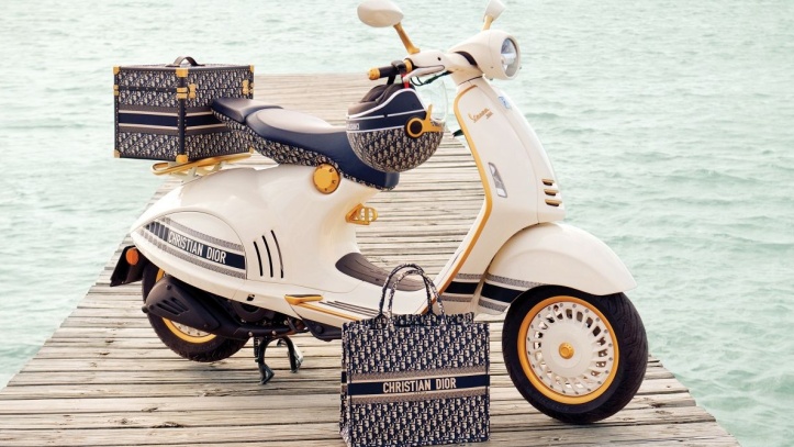 Kolaborasi Vespa dan Dior Menciptakan Motor Vintage nan Classy