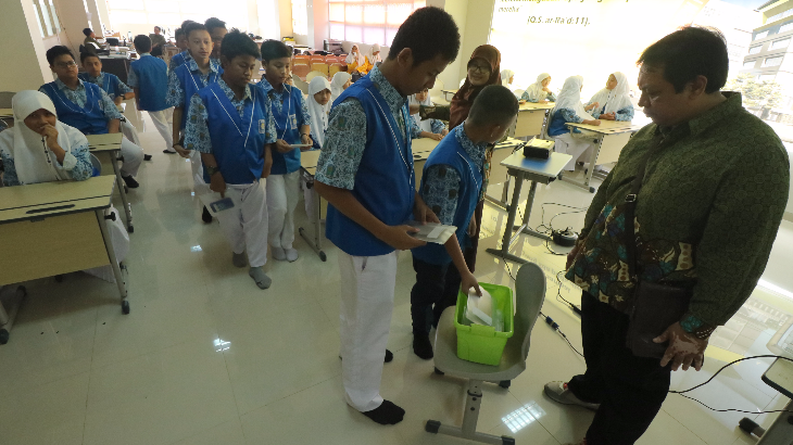 Mau Biarkan Anak Main Gadget? Ini Aturannya Kata Kak Seto