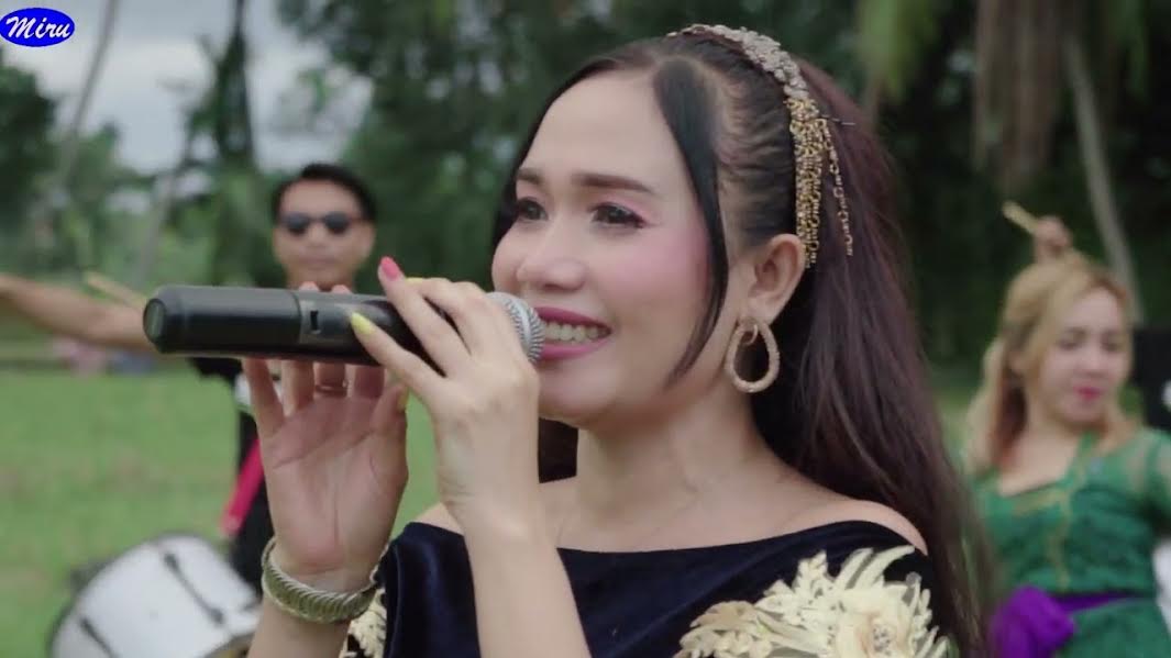 Lirik Lengkap 'Sasak Cicin' yang Viral dari Erny Ayuningsih