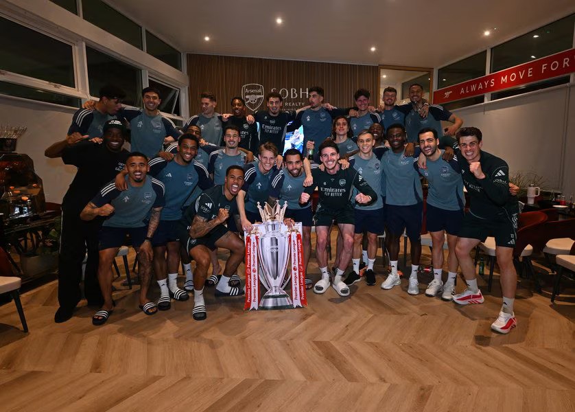 8 Momen Penyelamat Arsenal di Balik Gelar Liga Inggris 2025/26, Bikin Fans Menangis Haru!