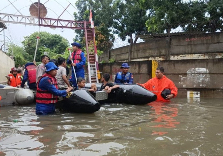 3 Warga Cilincing Tewas Tersengat Listrik saat Banjir, DPRD DKI Soroti Anggaran Rp 2,8 Triliun