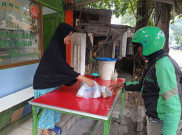 Bagi-Bagi Nasi Bungkus Tolak Raperda Rokok, Simbol Perjuangan Warteg di Jakarta