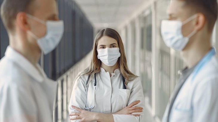 Pentingnya Pelatihan Daring untuk Dokter Menangani COVID-19