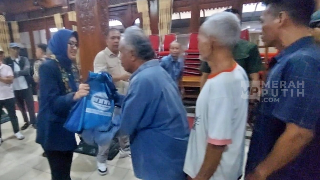 Gibran Batal Blusukan di Solo, Warga Dapat Sembako Bantuan Wapres