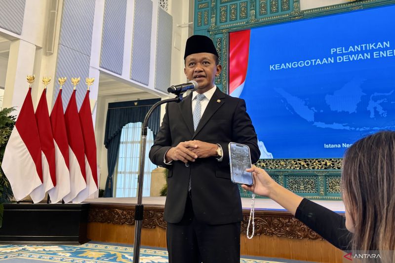 Eks Golkar Adies Kadir Jadi Hakim MK, Bahlil: Kami Wakafkan ke Negara