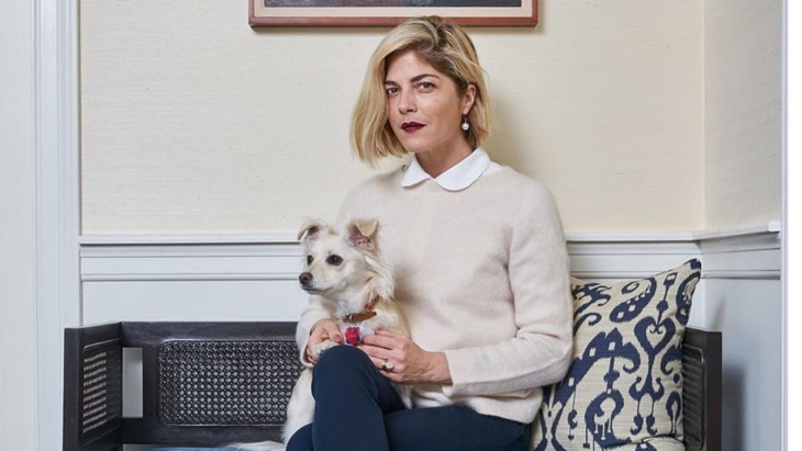 Unggah Perjuangan Memakai Makeup bagi Penderita MS, Selma Blair Dipuji-Puji
