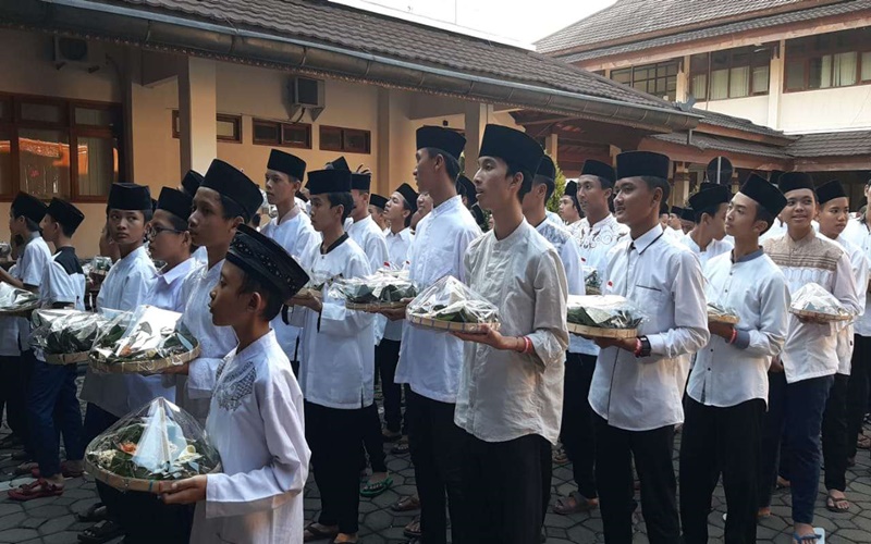 Perayaan umbul donga dan potong tumpeng di Pendapa Balai Kota Solo