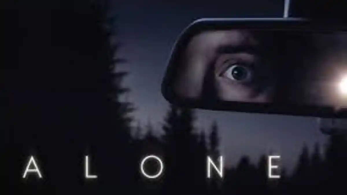 Sinopsis Film Alone, Jules Willcox Terjebak Kucing-Kucingan dengan Kematian