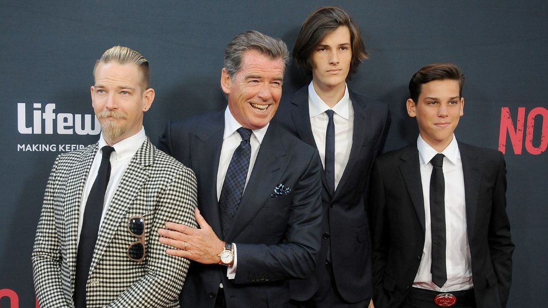 Disutradarai Anak Sendiri, Pierce Brosnan Jadi Bintang Utama di 'Wolfland'