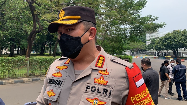 Belasan Pemuda Diamankan Polisi di Depan Kedubes AS