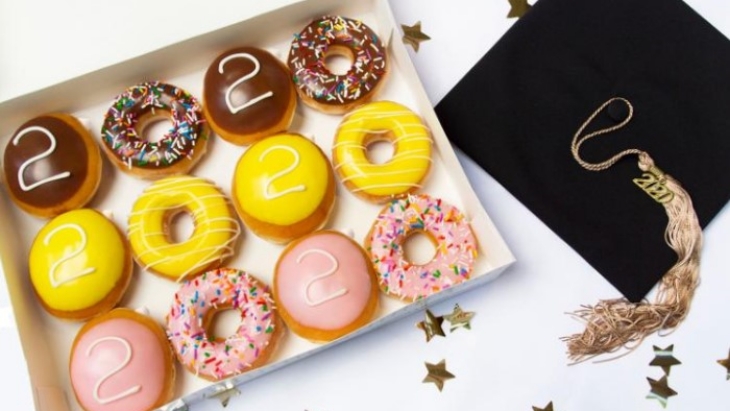 Lulusan SMA dan Kuliah Tahun 2020 Dapat Donat Gratis di Amerika