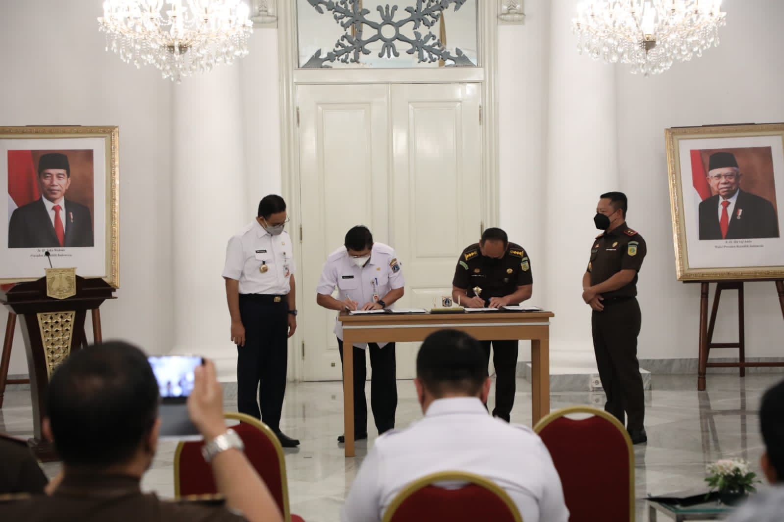 Anies Beri Hibah Aset Senilai Rp 97 Miliar kepada Polda Metro dan Kejati DKI