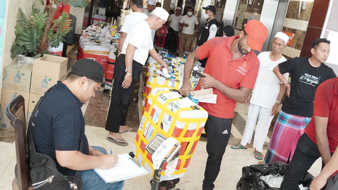 Calon Haji Ini Harus Putar Otak Agar Barang Bawaan Tak Lebih dari 32 Kilogram