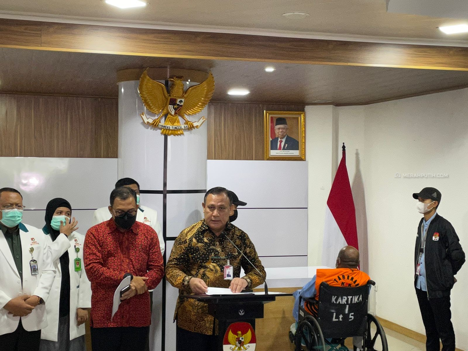 KPK Tahan Lukas Enembe