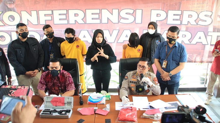 Polda Jabar Tangkap Sepasang Kekasih Pembuat Video Panas Bogor