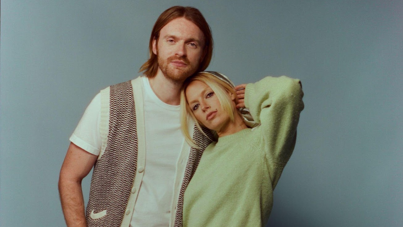 Lirik Lagu 'Times Square Jesus' dari The Favors, Romantis dan Penuh Harmoni