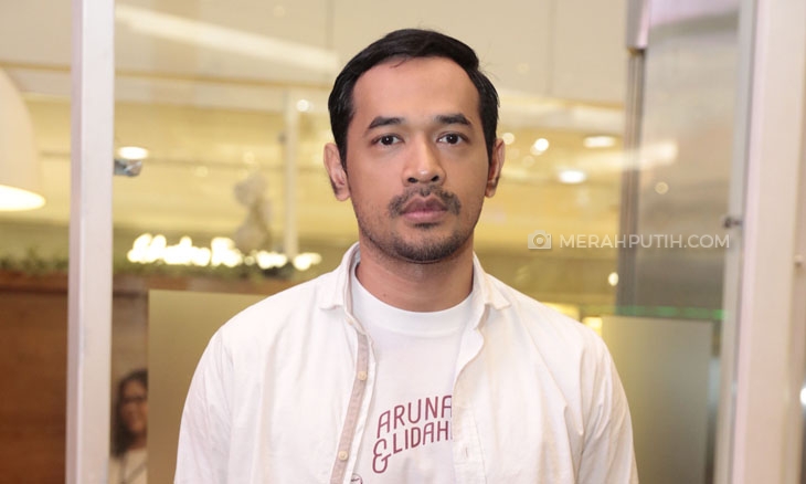 Ternyata, Oka Antara Suka Mengamati Karya Dian Sastro