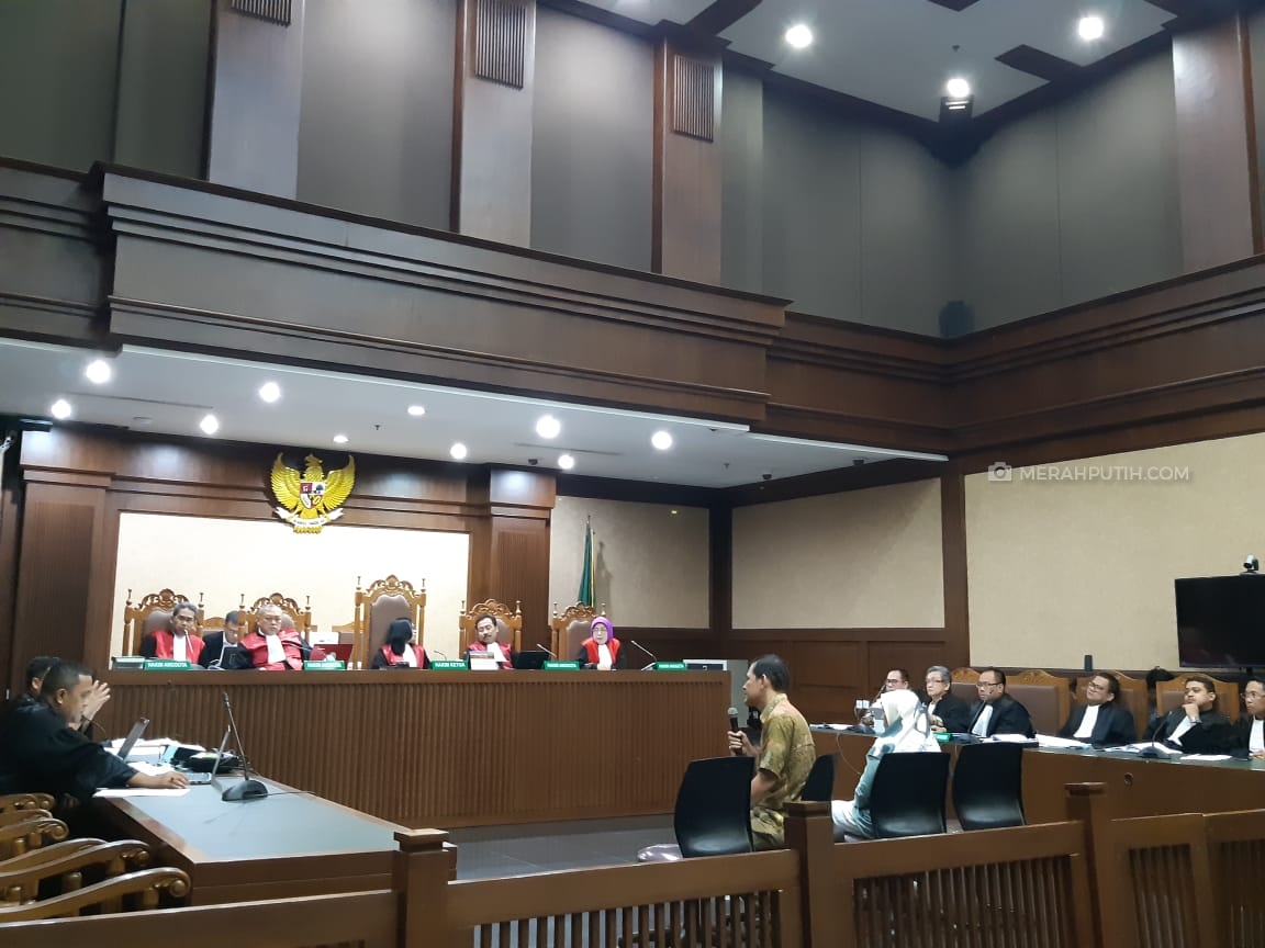 Saksi Akui Serahkan Duit Rp 1,5 M ke Rano Karno