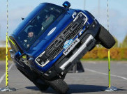 Paul Swift Pecahkan Rekor Guinness dengan Dua Roda Ford Ranger Raptor 