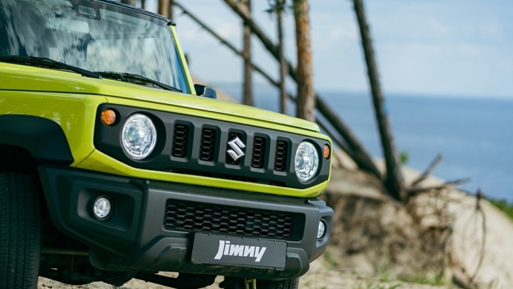 Biar Makin Kinclong, Simak Tips Agar Kaca Mobil Tidak Berjamur