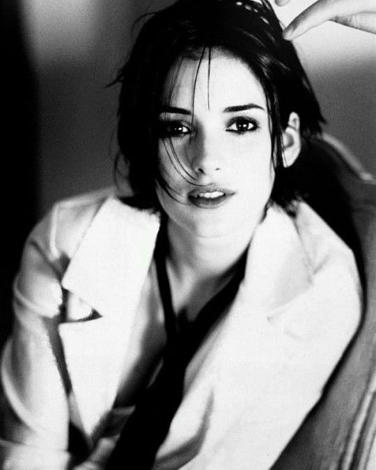 Winona Ryder pernah ketahuan mencuri (Foto: Instagram/@winonaryderofficial)