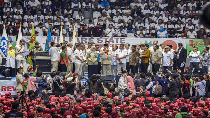Prabowo berorasi di hadapan para buruh